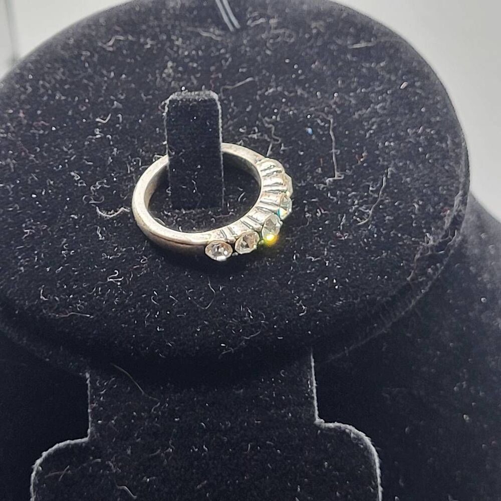 Dainty Minimalist Grunge Single Band of Crystal Ring - size 7.75